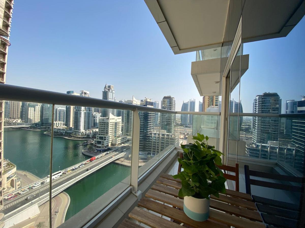 Walk To The Beach Or Enjoy The Amazing View From The Balcony Apartment Dubai Luaran gambar