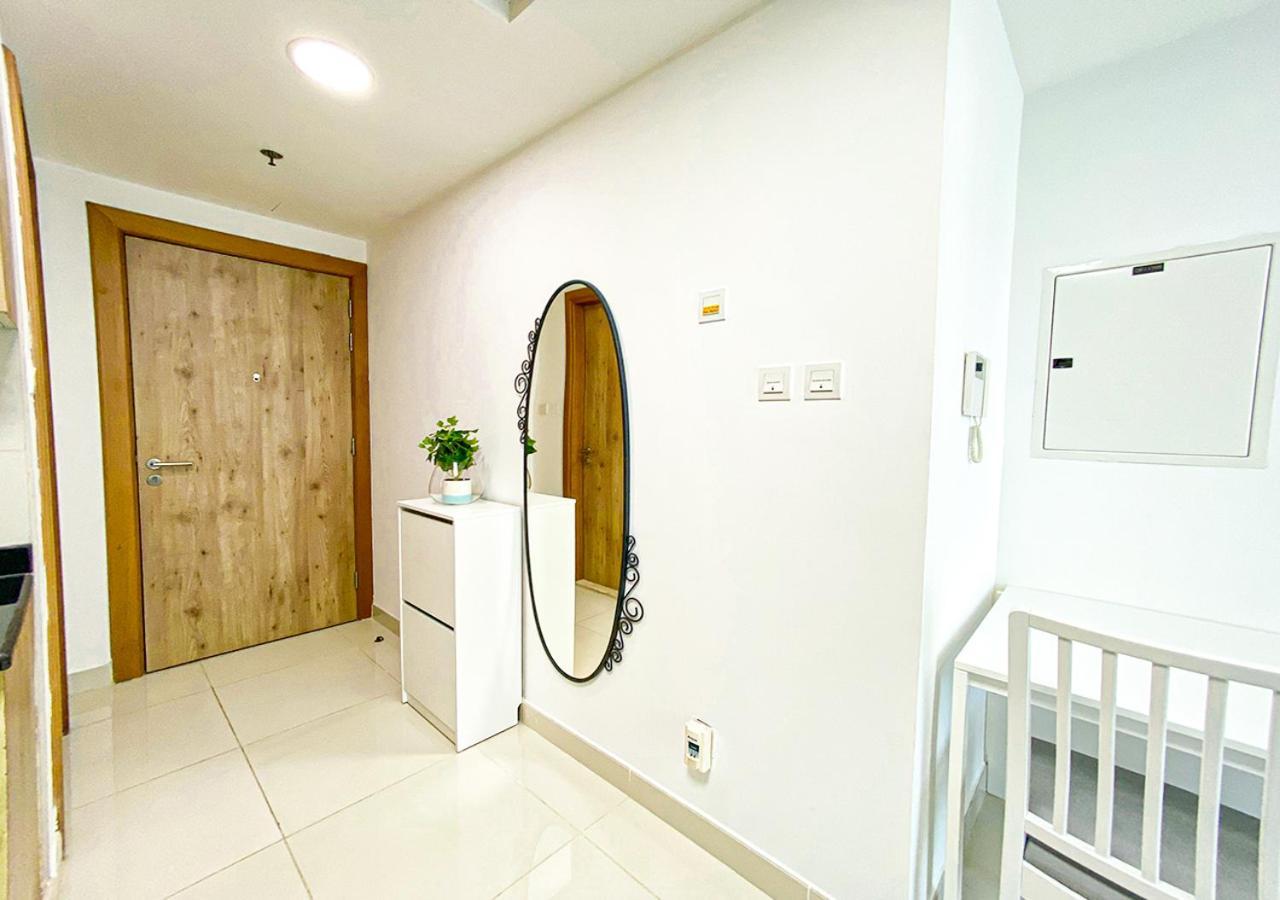 Walk To The Beach Or Enjoy The Amazing View From The Balcony Apartment Dubai Luaran gambar