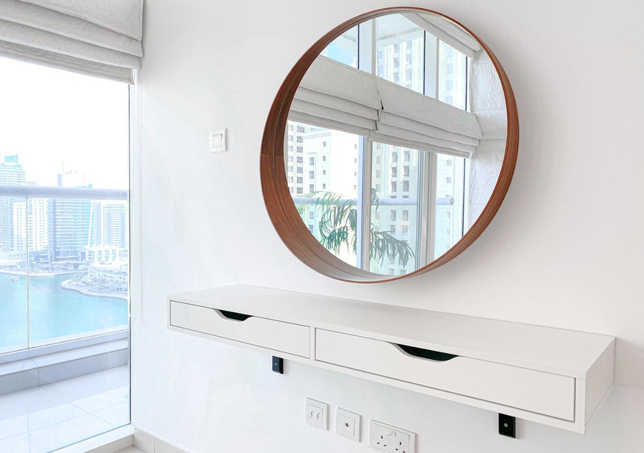 Walk To The Beach Or Enjoy The Amazing View From The Balcony Apartment Dubai Luaran gambar