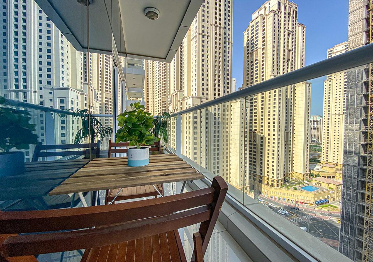 Walk To The Beach Or Enjoy The Amazing View From The Balcony Apartment Dubai Luaran gambar
