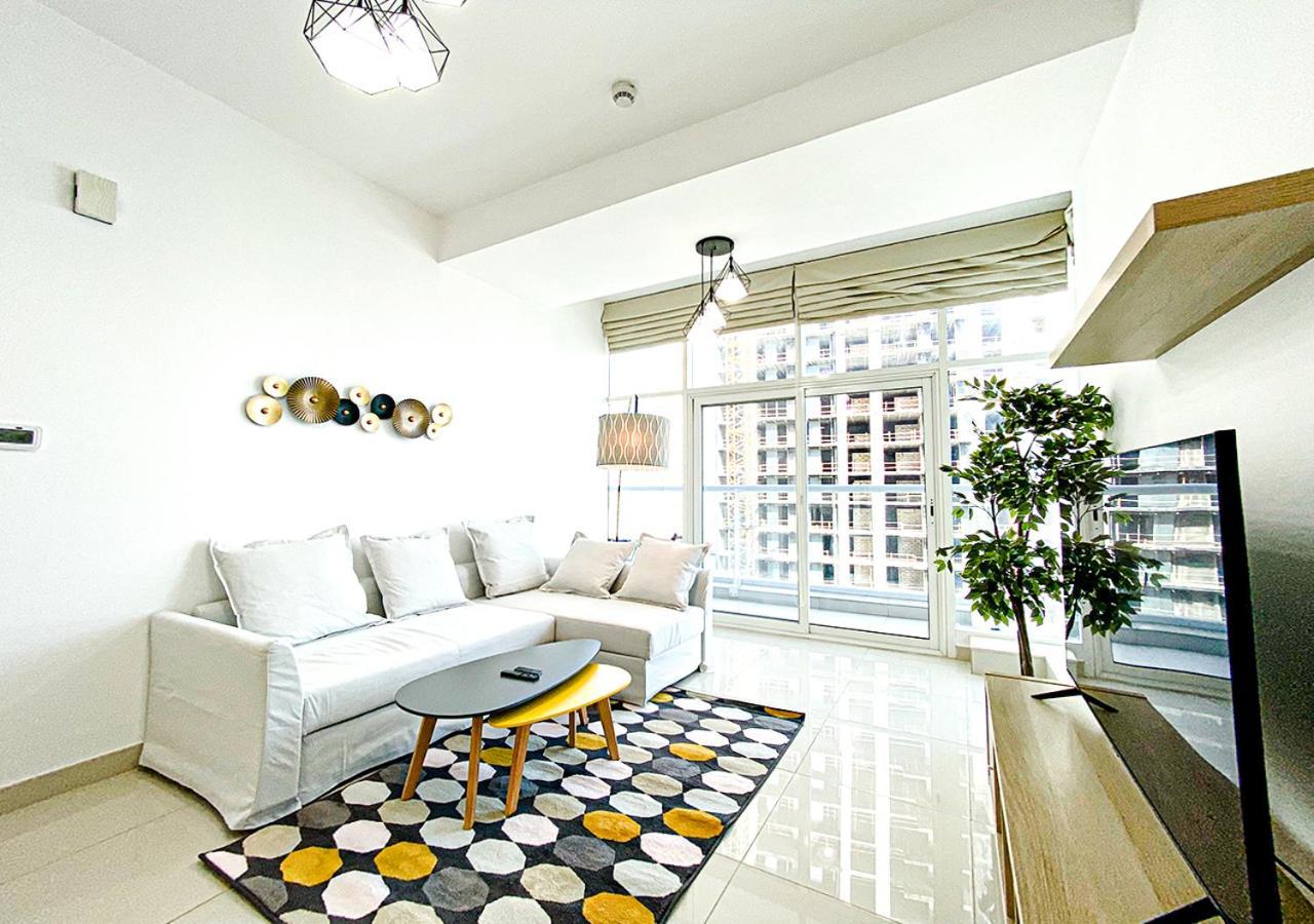 Walk To The Beach Or Enjoy The Amazing View From The Balcony Apartment Dubai Luaran gambar